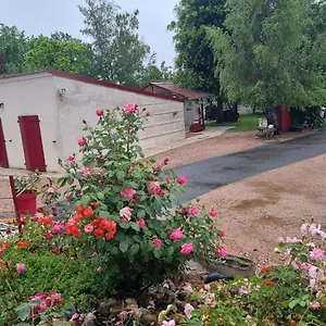 https://petite-maison.hotels-rhonealpes.com